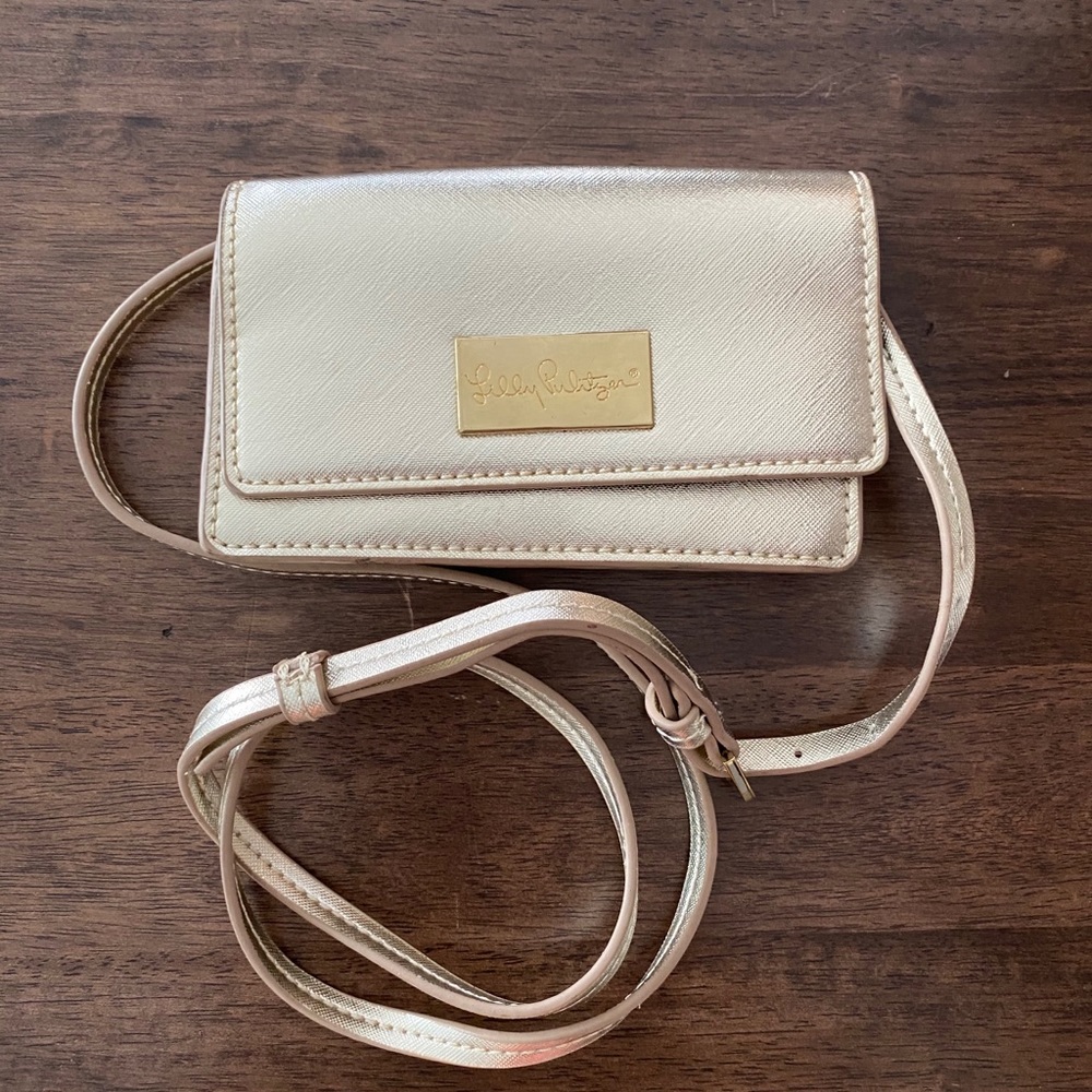 Lilly Pulitzer Gold Crossbody Purse.